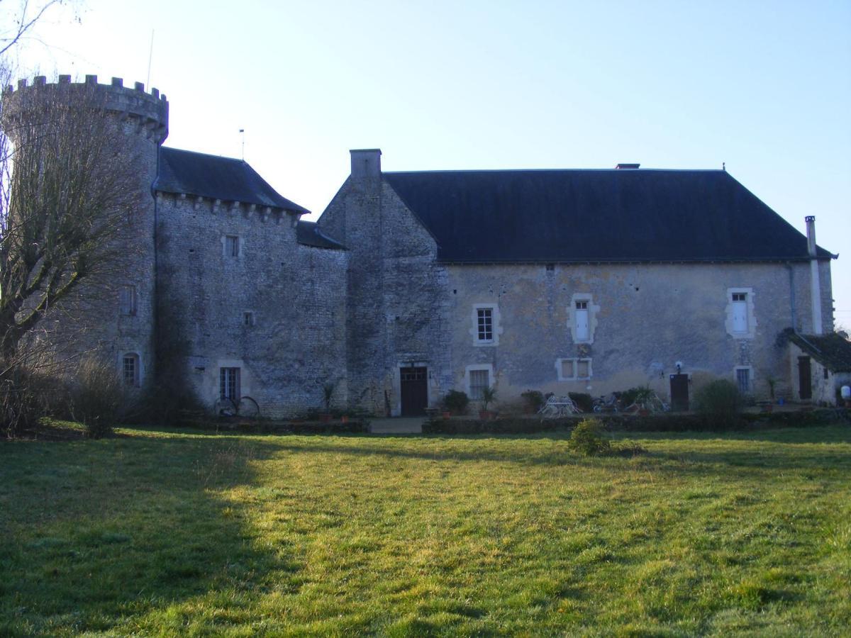 Hotel La Mailholière à Blanzay Extérieur photo