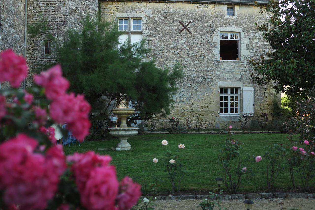 Hotel La Mailholière à Blanzay Extérieur photo
